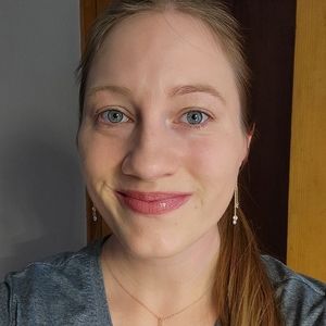 Meet your Posher, Mae